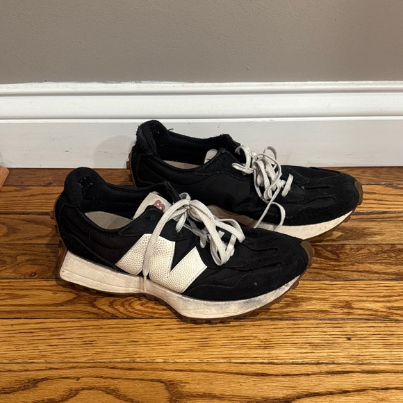 New Balance Black & White 327 Sneakers - Picture 2 of 6